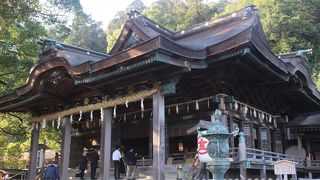 さほど大きくない本宮