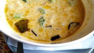 カジュアルなマンゴーツリーのカフェ