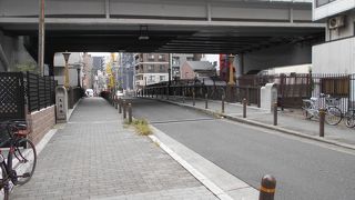 東横堀川に架かる橋
