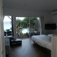 部屋の向こうはビーチ！