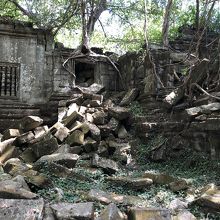 崩れた遺跡