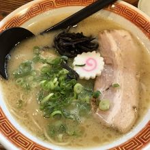 旨い！とんこつラーメンだ