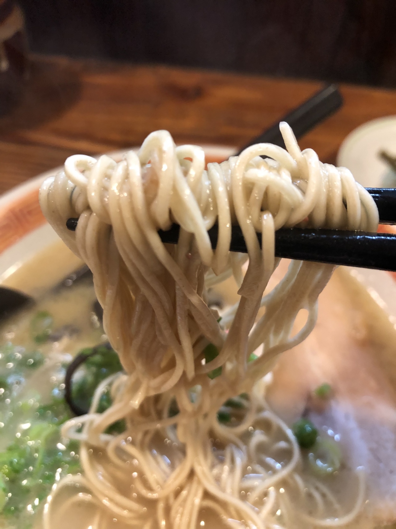 麺…リフトアップ