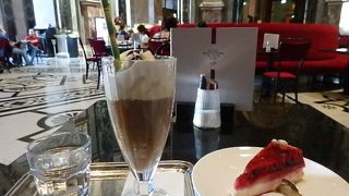 世界一美しいカフェはまず上から眺めてみてください