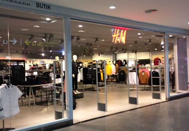 H&M (オーチャードビルディング店)