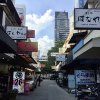 ホテルは、このドン突きにあります。