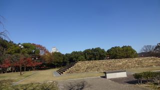 姫路城の全景が上手く収まる場所。