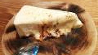 テーブルで炙るパフォーマンス