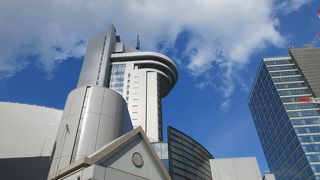 ゴジラタワと呼ばれたこともあるとか。