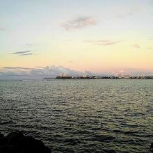 パセオ公園から見た海・夕暮れ