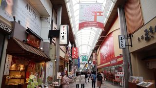 活気ある商店街