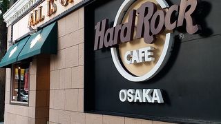 往年のロックのスター達にゆかりの品が展示されていました。