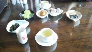 外観が有名なお茶屋さん