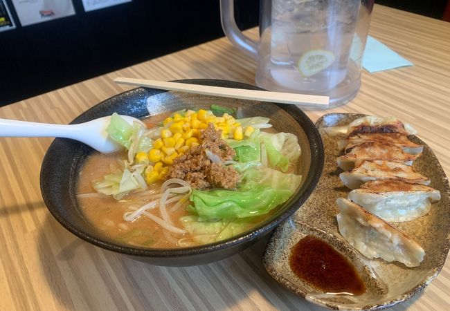 国道254号沿いにある味噌ラーメン専門店です。北海道、信州、江戸前味噌の3種から選べます。