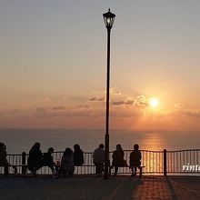 水平線に沈む夕日がきれい