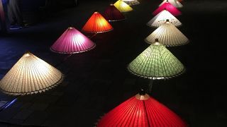 夏の夜の和傘イルミネーション