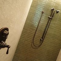 ツインルームはバスタブはなくてシャワーのみ