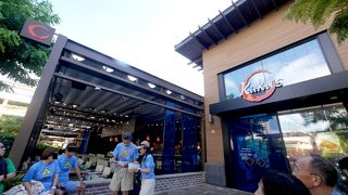 昼食25ドルのバイキングで安くておなか一杯