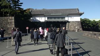 坂下門に続く橋