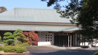 ３館の美術館や博物館があります。