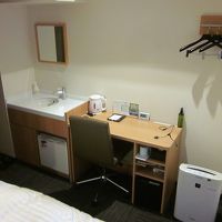 コンパクトながら使い勝手が好いデスク回り～