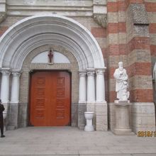 教会の入口、