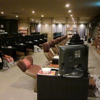 休憩室も大型モニターでＴＶが観れます