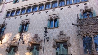 グラシア通り沿い