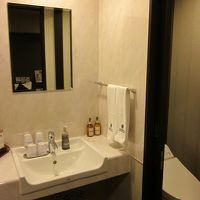 洗面台とトイレは独立タイプ