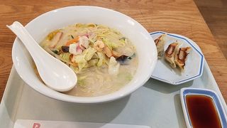 フードコートにあるリンガーハット