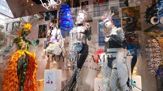 とってもおしゃれなビル