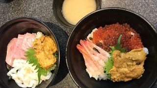 海産物店がひしめき合っていて、最後は疲れてしまい選べず・・・