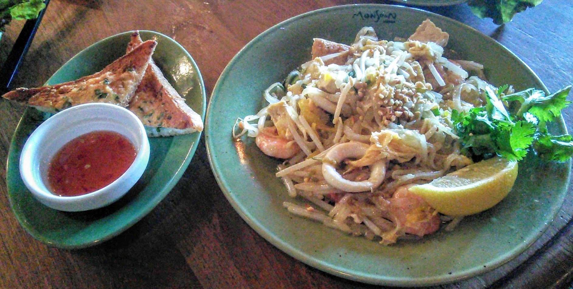 タイ海老トースト・パッタイ海鮮焼きビーフン