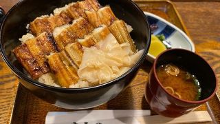 老舗のあなごめし店