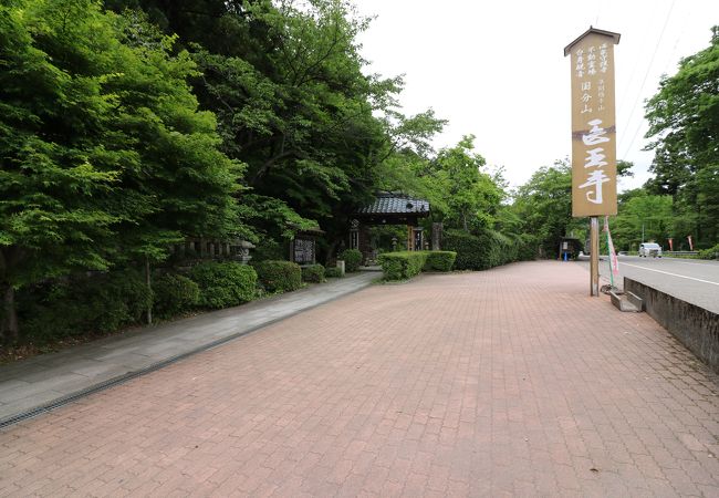 白山神社のお隣り