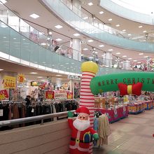 吹き抜けの上には…