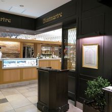 ブッフェ開始時間ちょっと前に名前を呼ばれ、席に案内されました