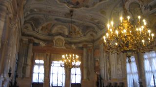 運河沿いのお屋敷