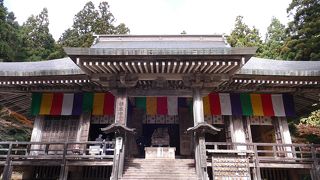松尾芭蕉の句で有名な山寺（宝珠山立石寺）は意外と登りやすい
