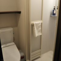 部屋にバスタブはありません。