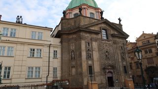 モーツァルトがひいたパイプオルガンがあります。