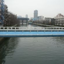 現在の小名木川は、江東区の市街他の中の川となっています。