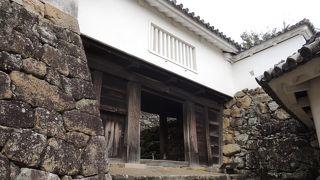 珍しいクロス瓦を要チェック