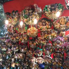 おかめ市の熊手のお店です。