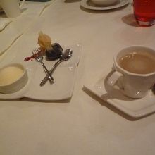 デザート：アイスクリーム、珈琲　もちろんいろいろ選べます