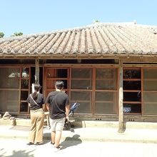 並びます。受付表に記載をしてならびます。