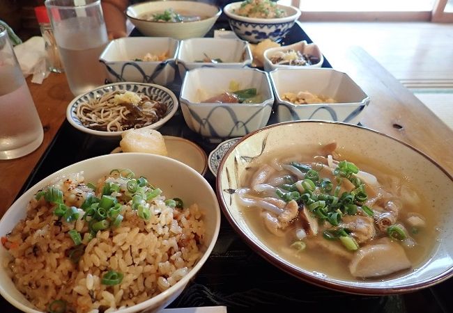 与勝は食事処が少ないので…観光客が集中