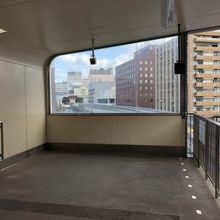 隣の駅が見えます。