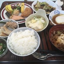 朝食バイキング