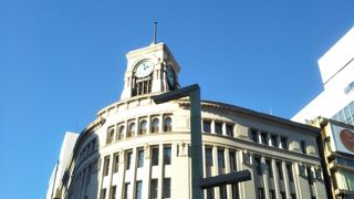 銀座の街に鳴り響く時計の音